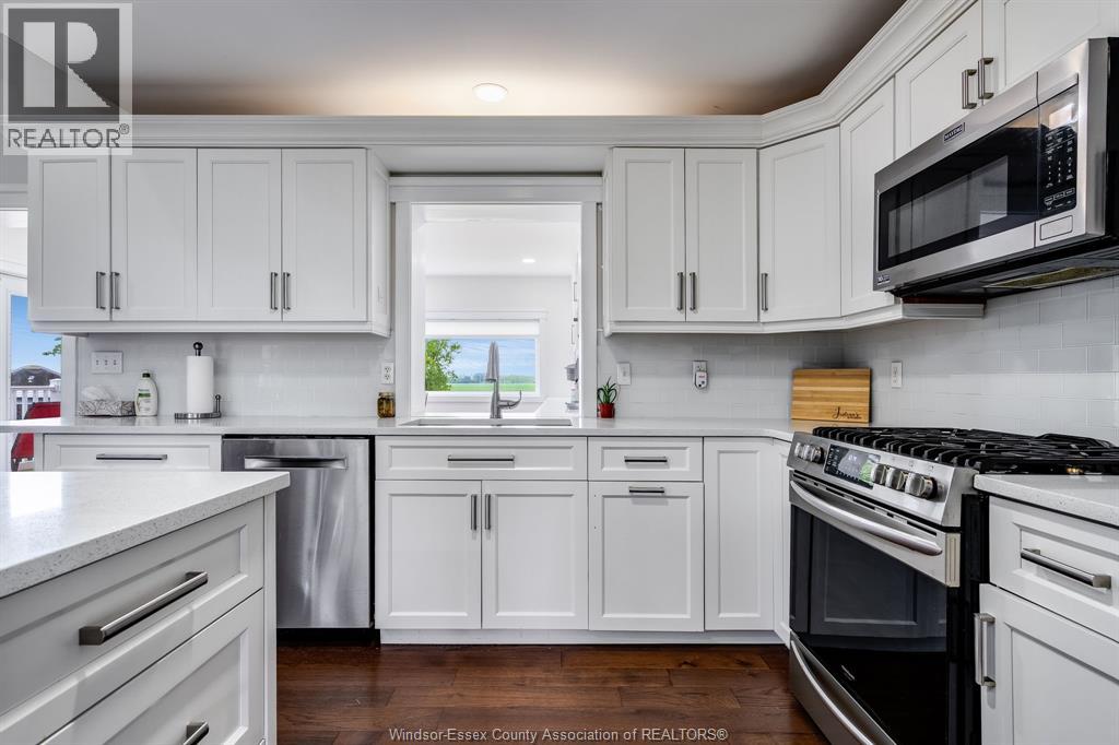 Photo 8 of 833 Talbot Road East, Leamington ON