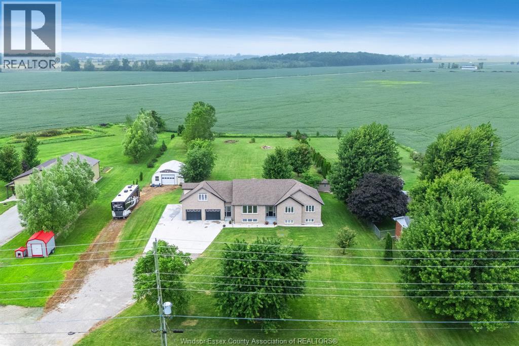 Photo 3 of 833 Talbot Road East, Leamington ON