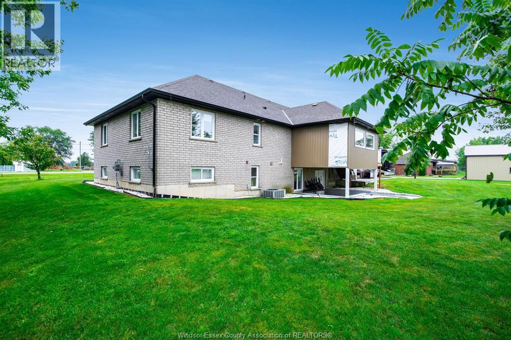 Photo 33 of 833 Talbot Road East, Leamington ON