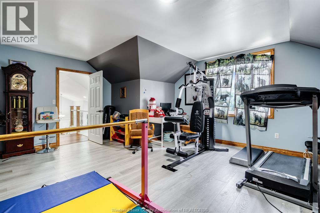 Photo 2 of 833 Talbot Road East, Leamington ON