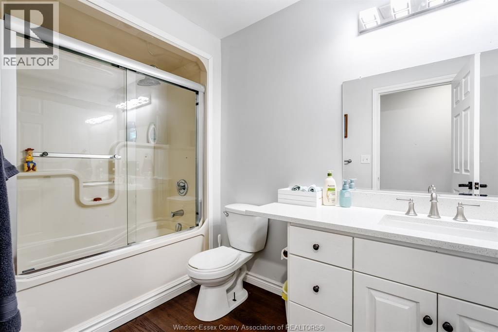 Photo 6 of 833 Talbot Road East, Leamington ON