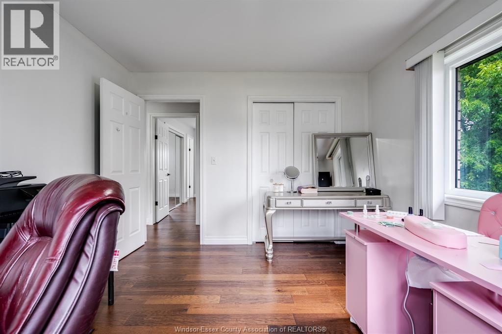 Photo 23 of 833 Talbot Road East, Leamington ON