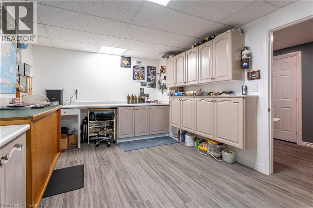 Photo 36 of 26 Gowinlock Court, Cambridge ON