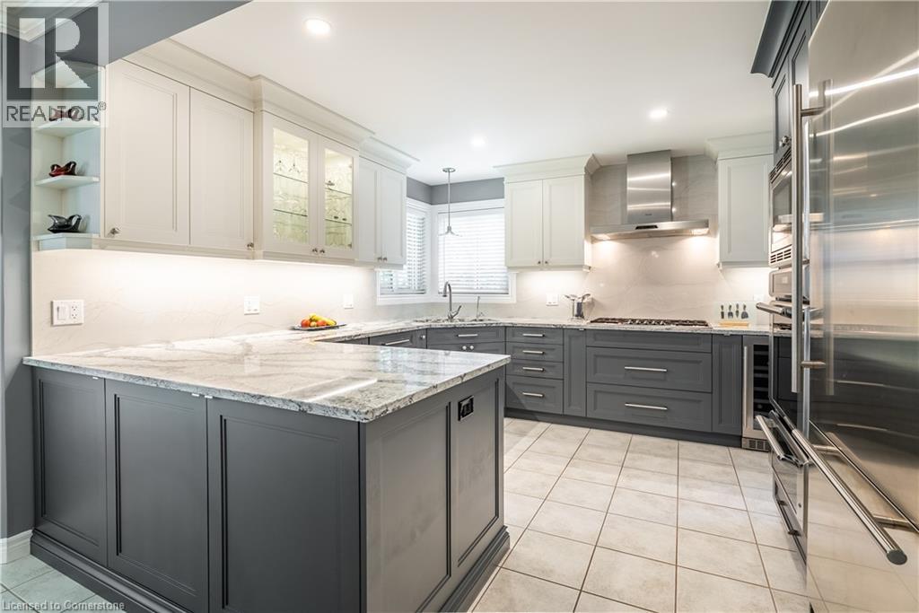 Photo 16 of 26 Gowinlock Court, Cambridge ON
