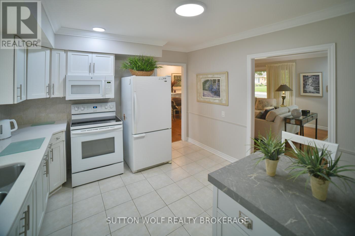 Photo 18 of 679 Headley Drive, London North ON