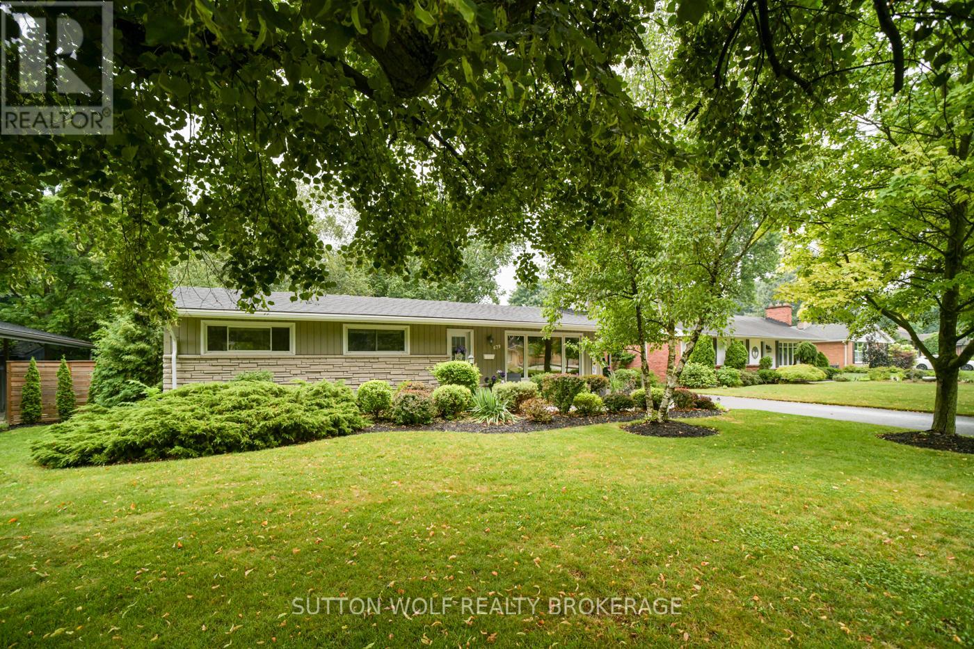 Photo 2 of 679 Headley Drive, London North ON