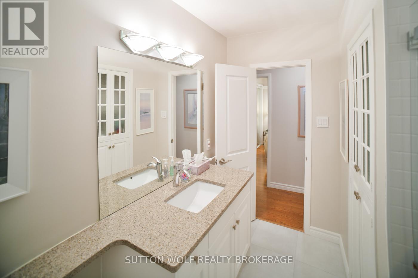 Photo 23 of 679 Headley Drive, London North ON