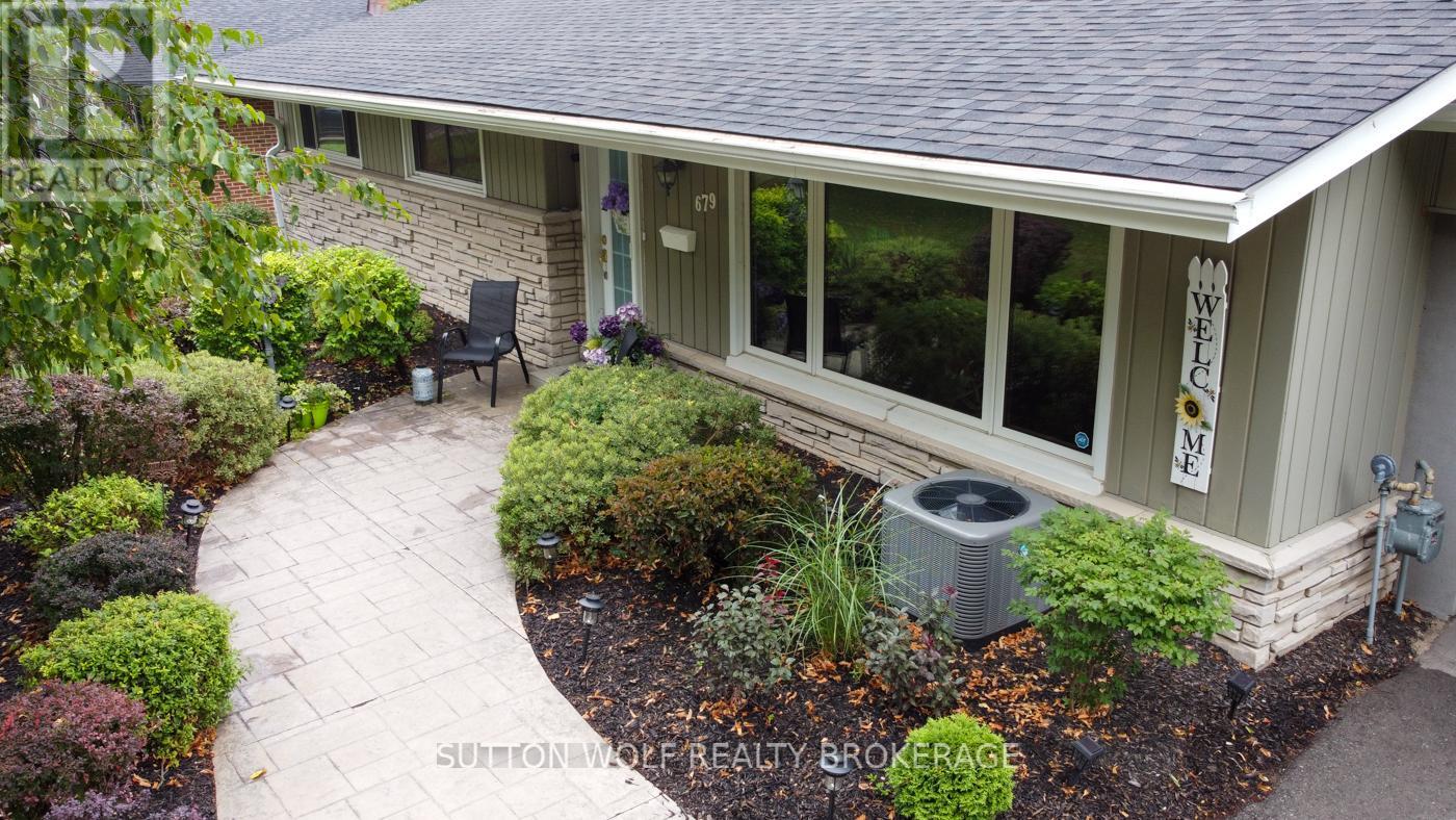 Photo 7 of 679 Headley Drive, London North ON