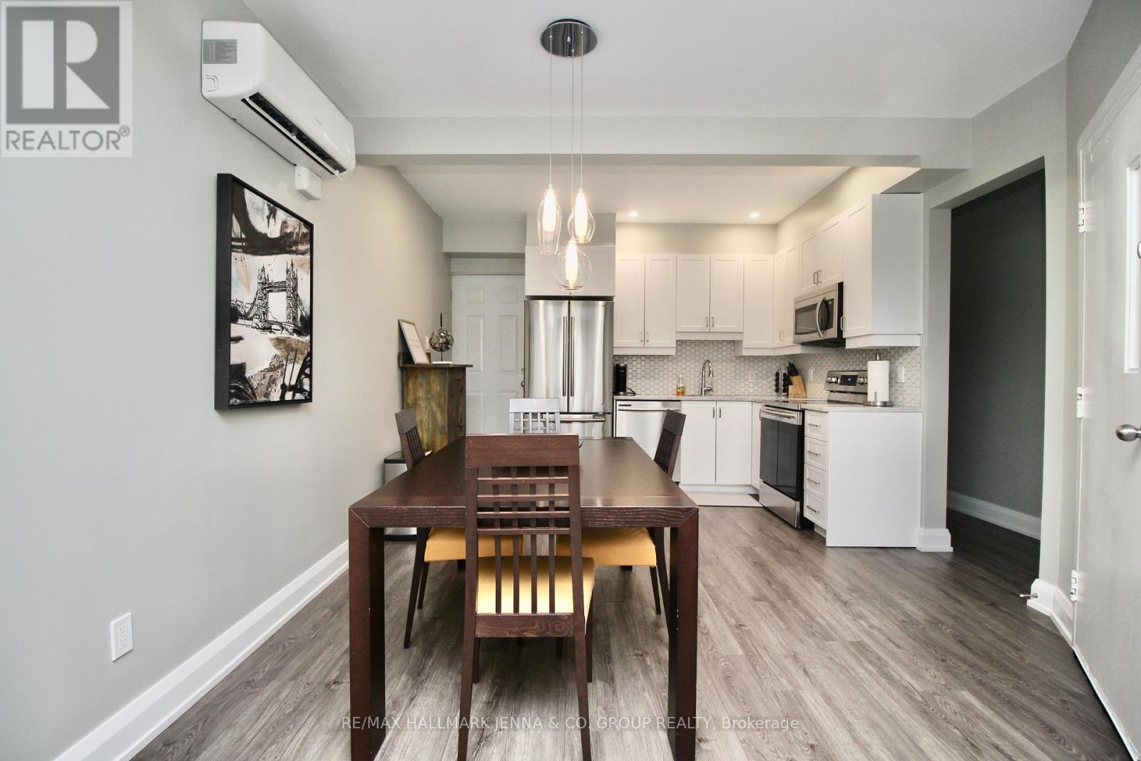 Photo 4 of 2 38 Bruyere Street, Ottawa ON
