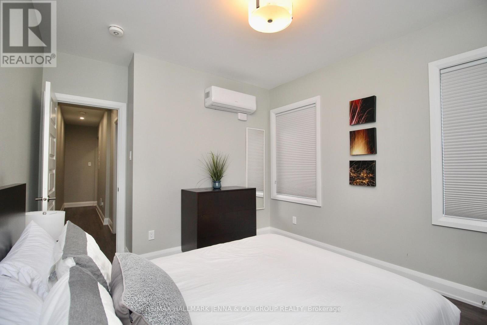 Photo 6 of 2 38 Bruyere Street, Ottawa ON