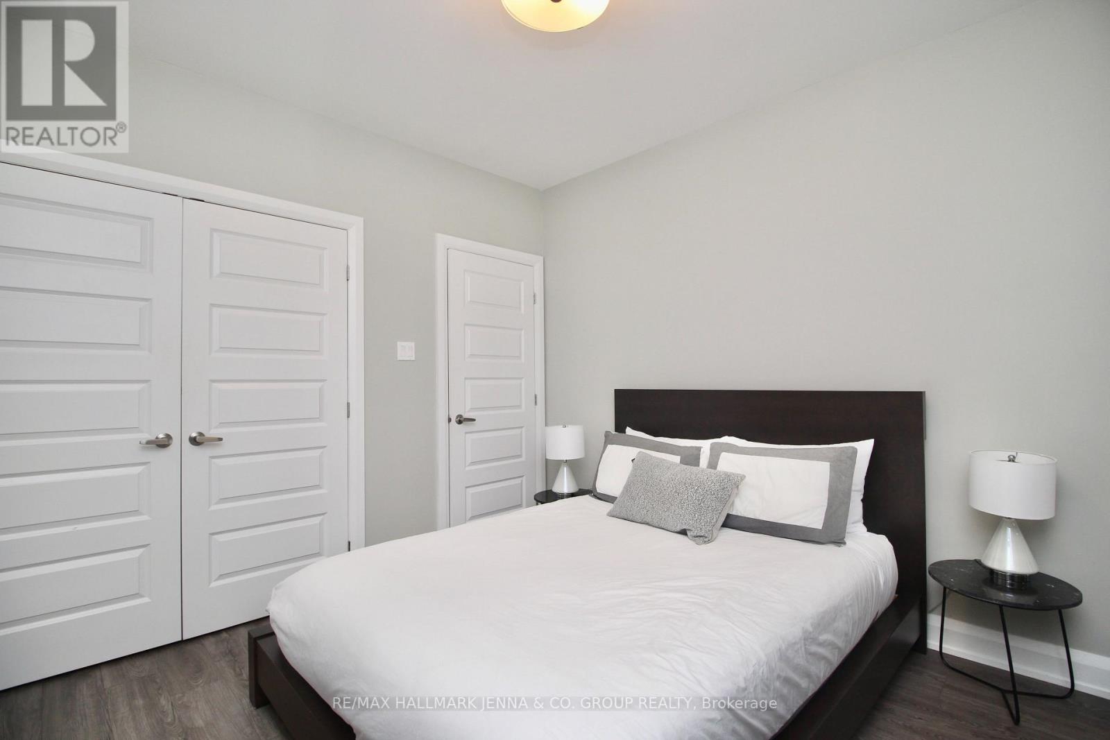 Photo 5 of 2 38 Bruyere Street, Ottawa ON