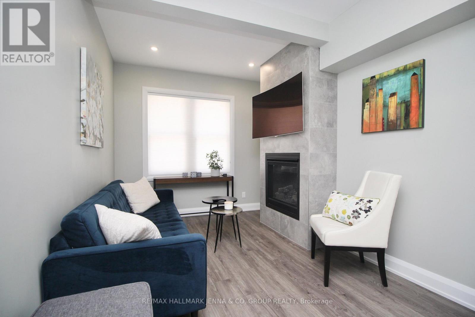 Photo 9 of 2 38 Bruyere Street, Ottawa ON