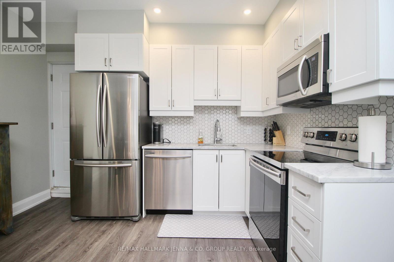 Photo 1 of 2 38 Bruyere Street, Ottawa ON