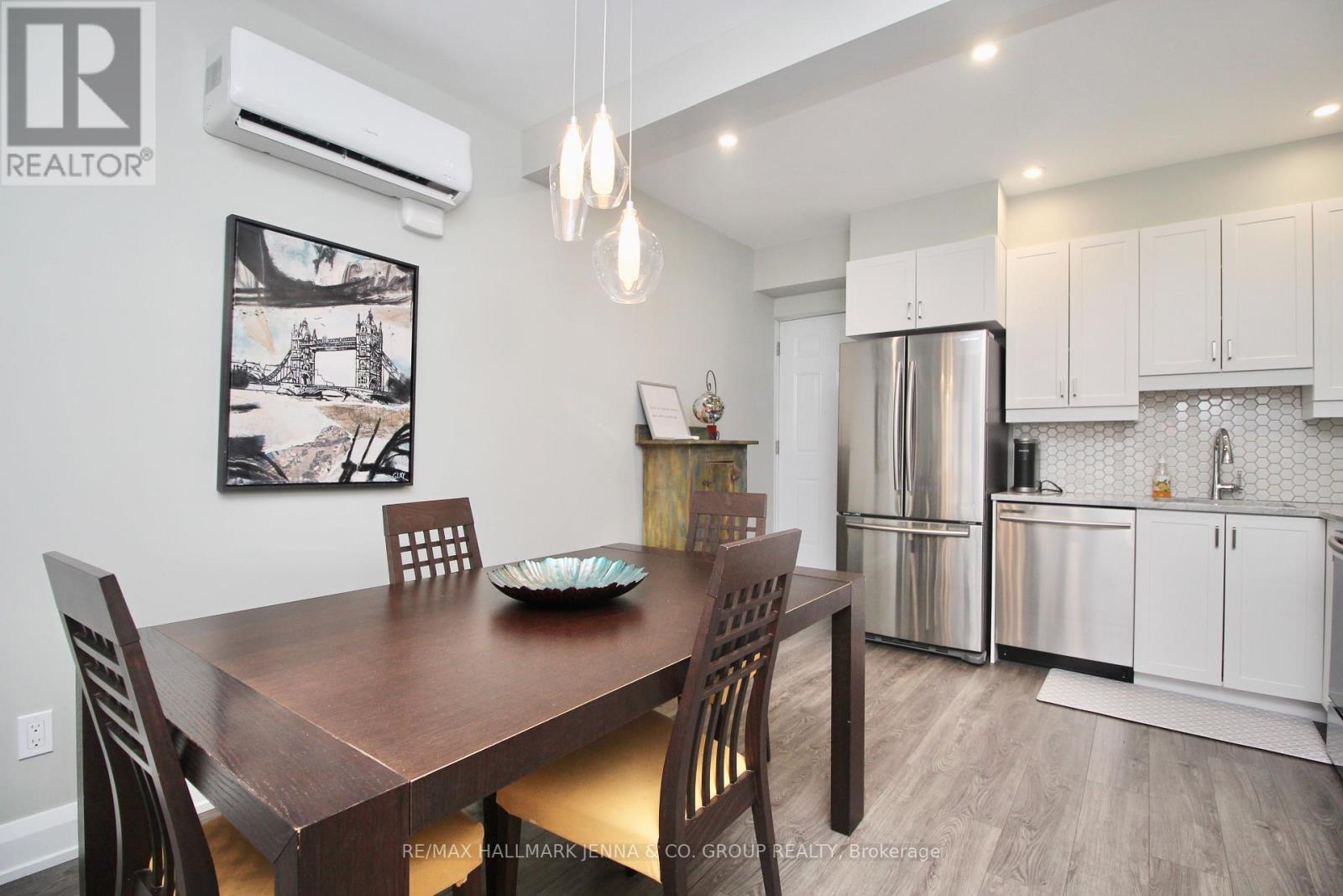 Photo 8 of 2 38 Bruyere Street, Ottawa ON