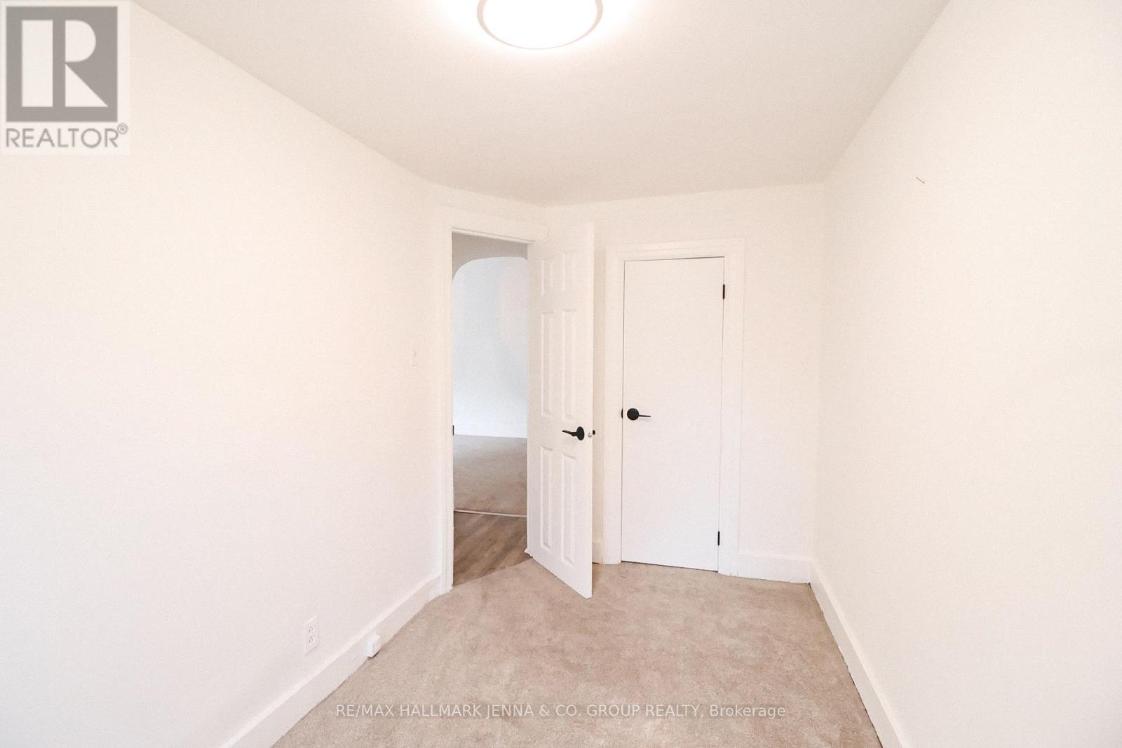 Photo 10 of 1 275 Bronson Avenue, Ottawa ON