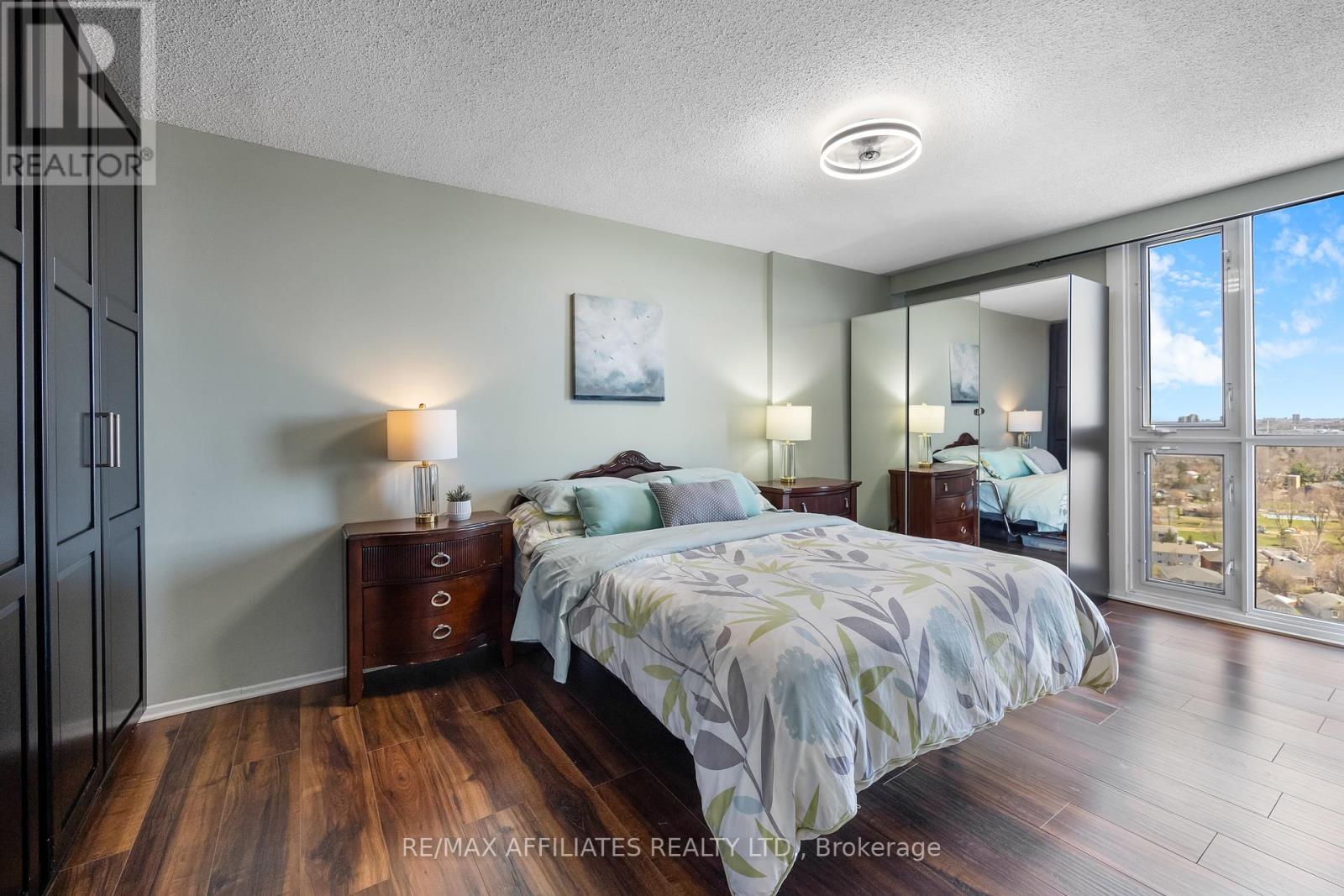 Photo 5 of 1025 Richmond Rd 2305 Road, Ottawa ON