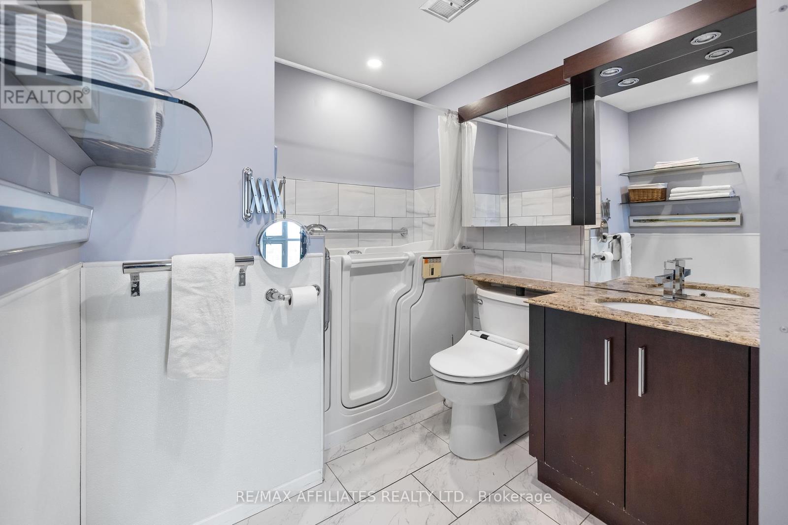 Photo 1 of 1025 Richmond Rd 2305 Road, Ottawa ON