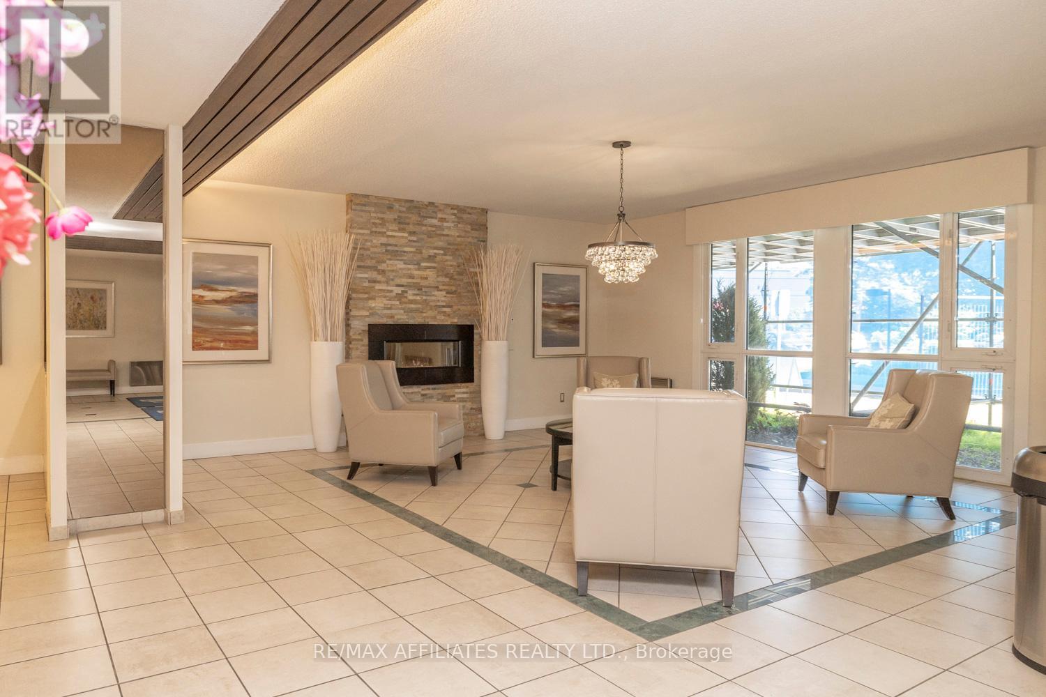 Photo 19 of 1025 Richmond Rd 2305 Road, Ottawa ON