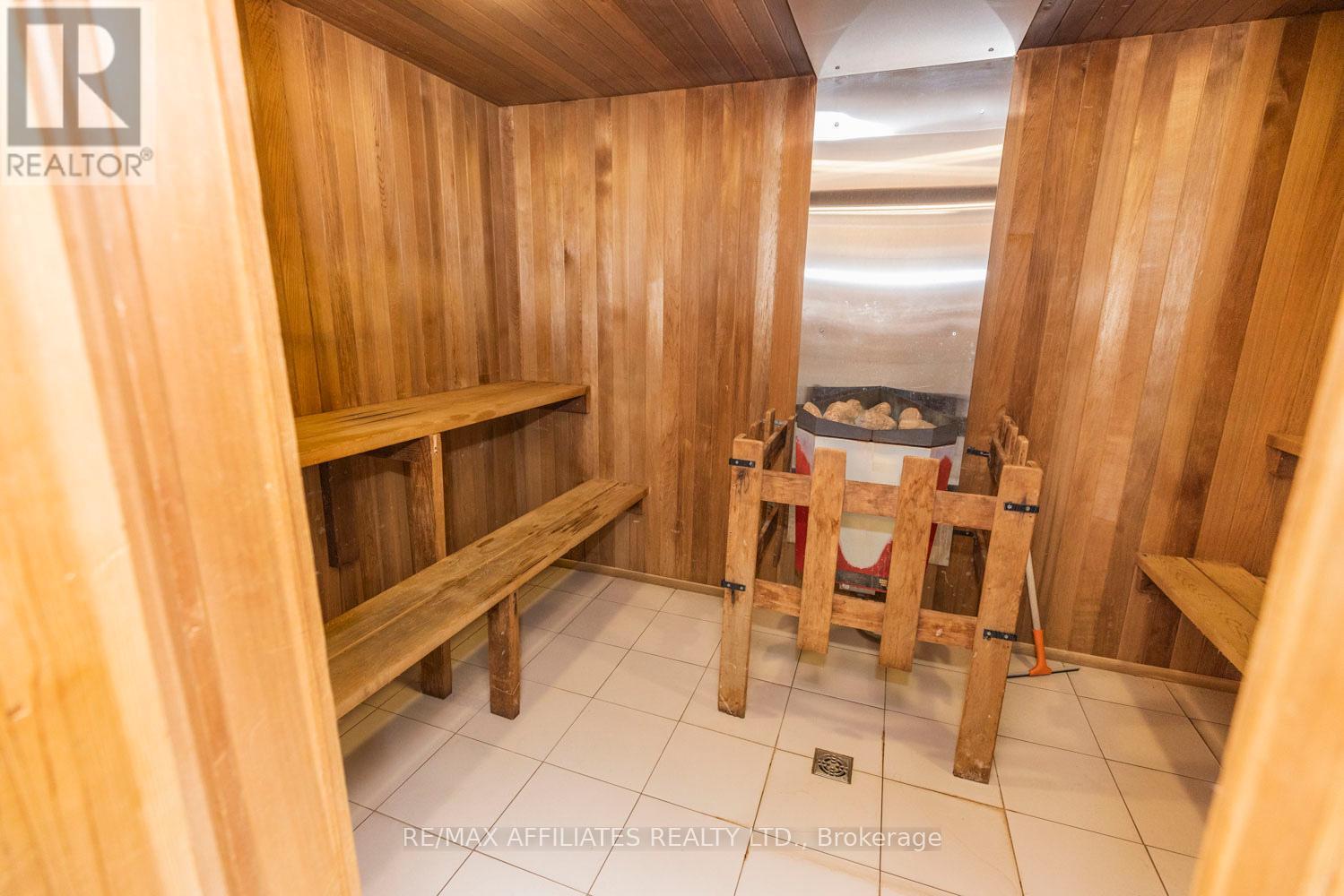 Photo 11 of 1025 Richmond Rd 2305 Road, Ottawa ON