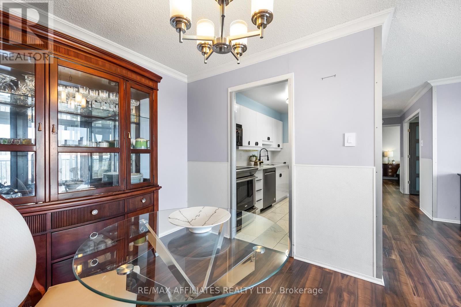 Photo 6 of 1025 Richmond Rd 2305 Road, Ottawa ON