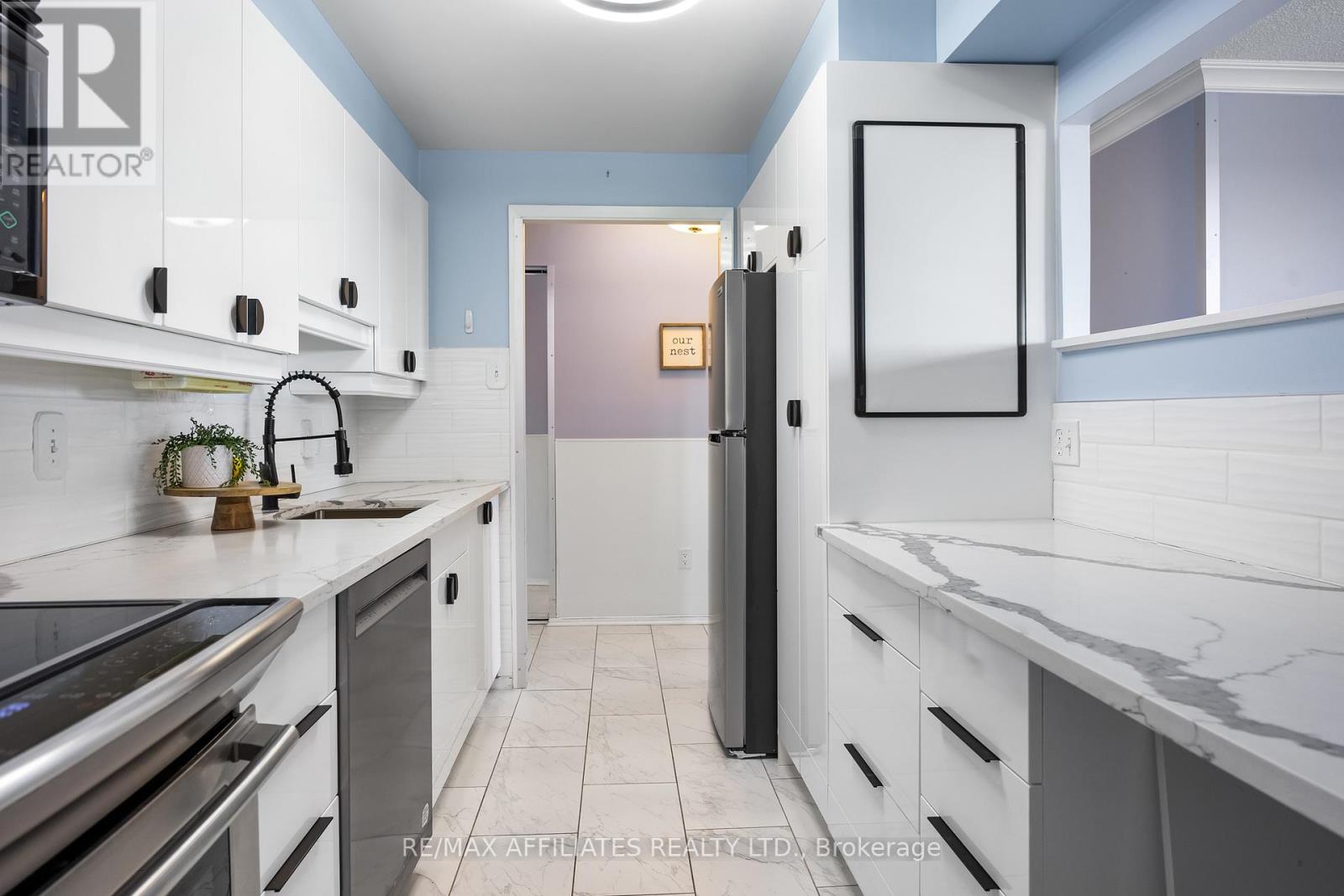 Photo 16 of 1025 Richmond Rd 2305 Road, Ottawa ON
