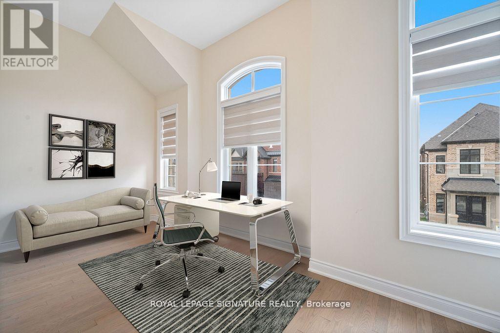 Photo 8 of 3425 Mosley Gate E, Oakville ON