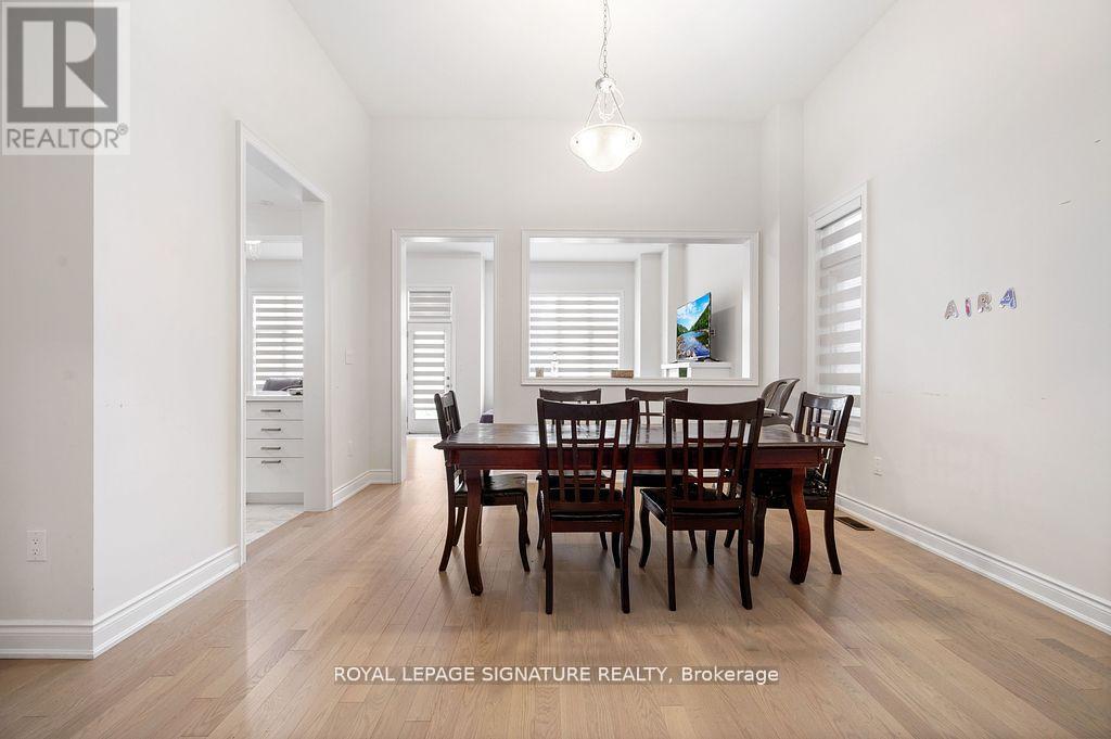 Photo 13 of 3425 Mosley Gate E, Oakville ON