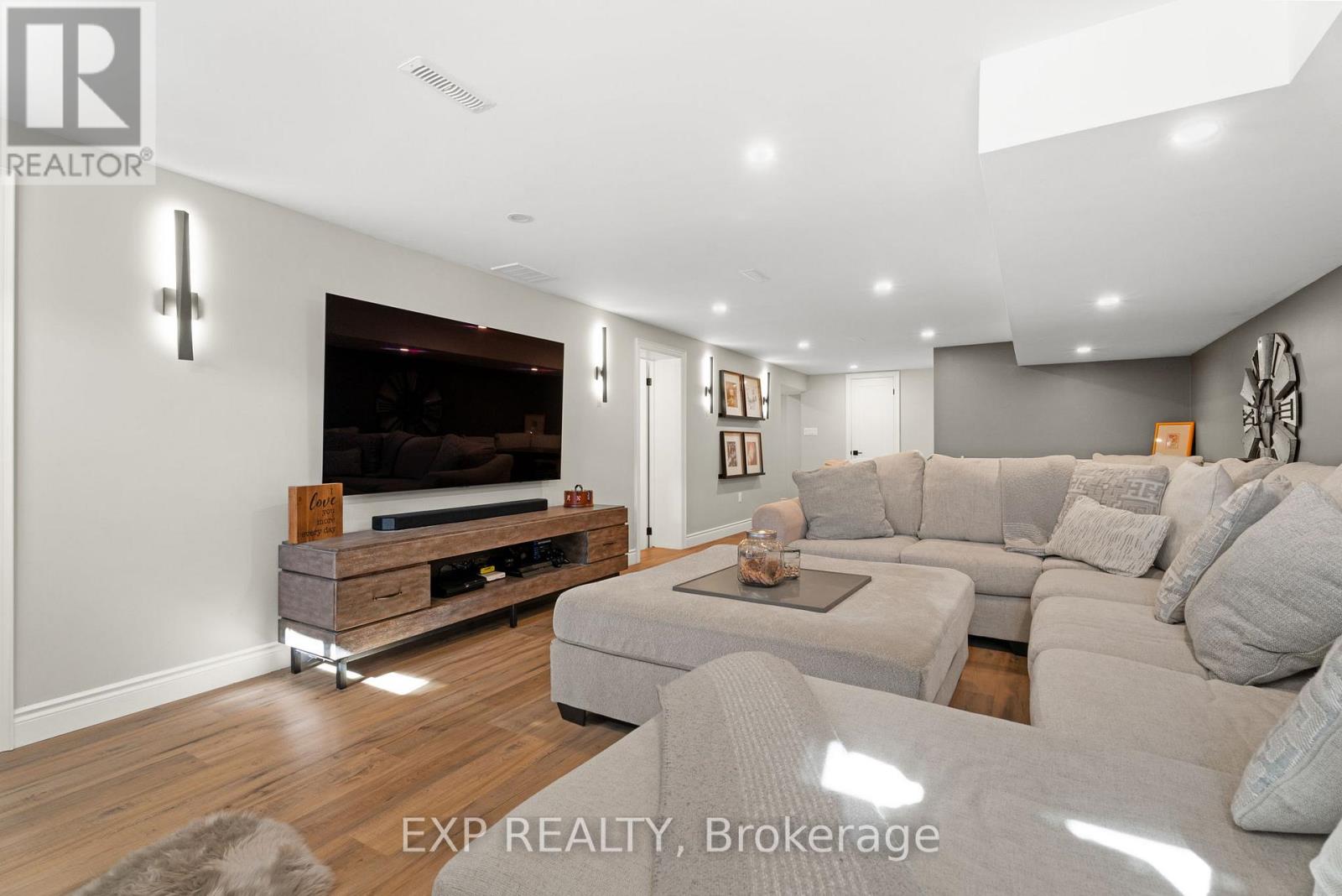 Photo 8 of 187 Lewis Road, Hamilton ON
