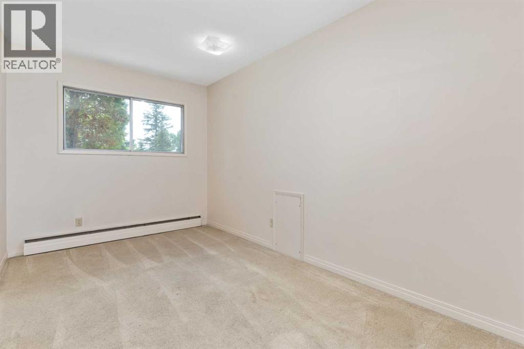 Single Family House Bungalow for Sale in   Avenue Rosedale Camrose 