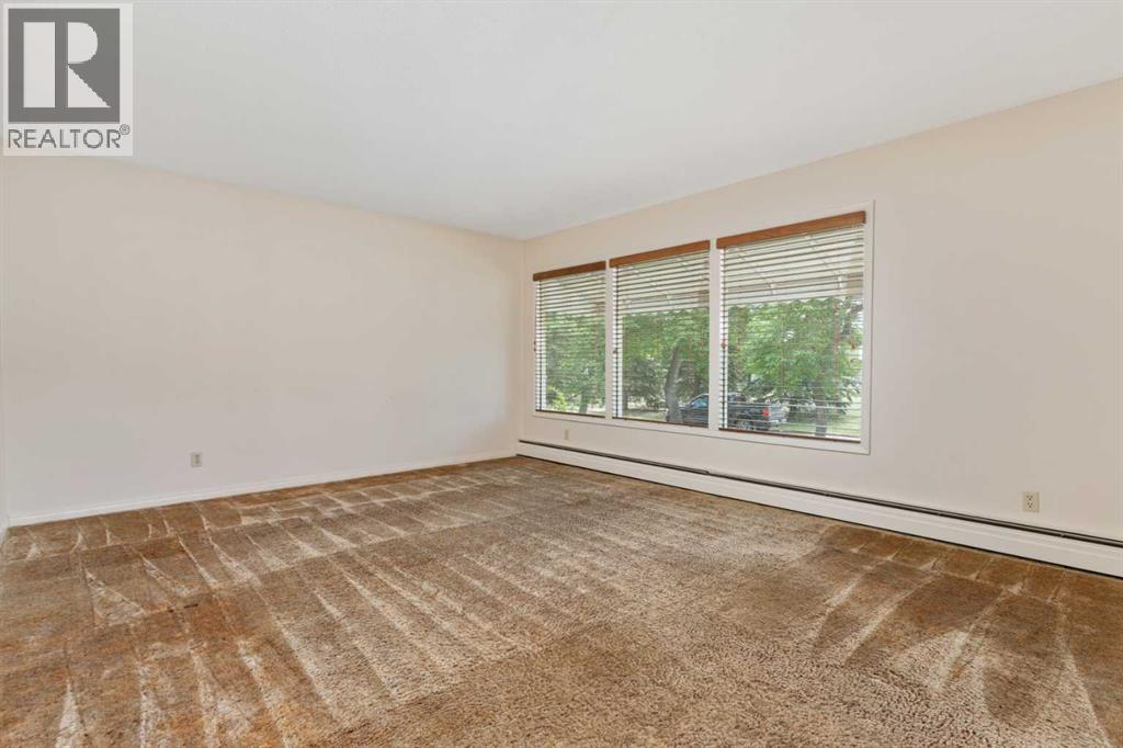 Single Family House Bungalow for Sale in   Avenue Rosedale Camrose 