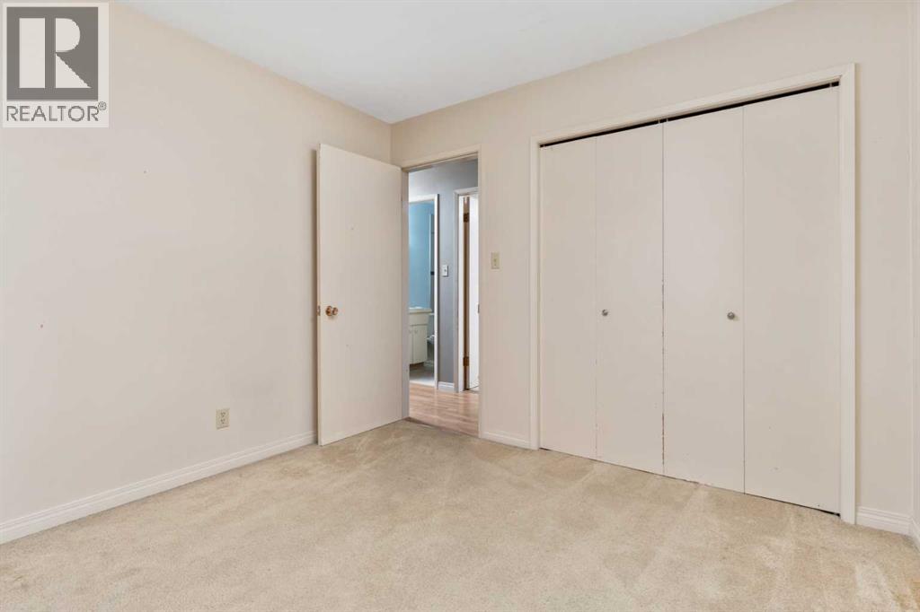 Single Family House Bungalow for Sale in   Avenue Rosedale Camrose 