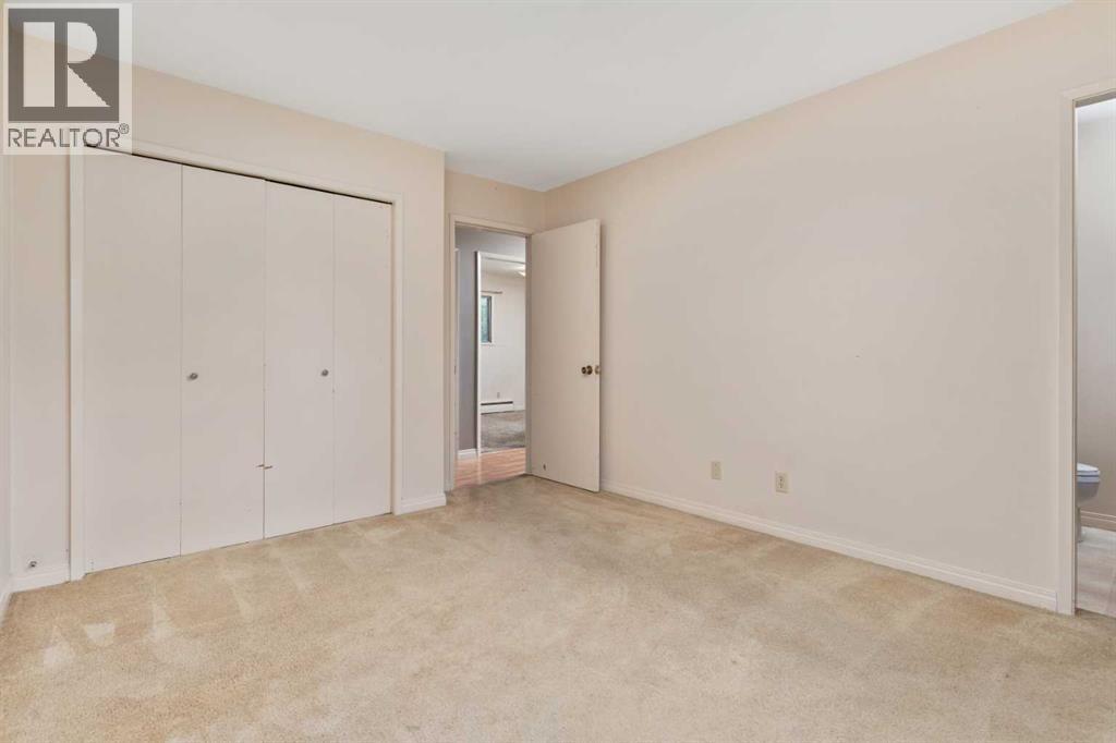 Single Family House Bungalow for Sale in   Avenue Rosedale Camrose 