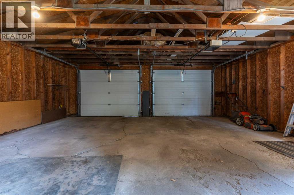 Single Family House Bungalow for Sale in   Avenue Rosedale Camrose 