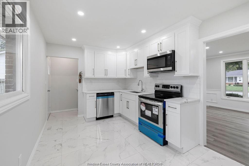 Photo 19 of 5440 Lyndon, Windsor ON