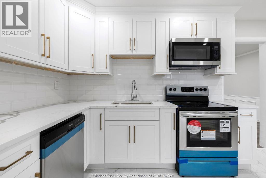 Photo 1 of 5440 Lyndon, Windsor ON