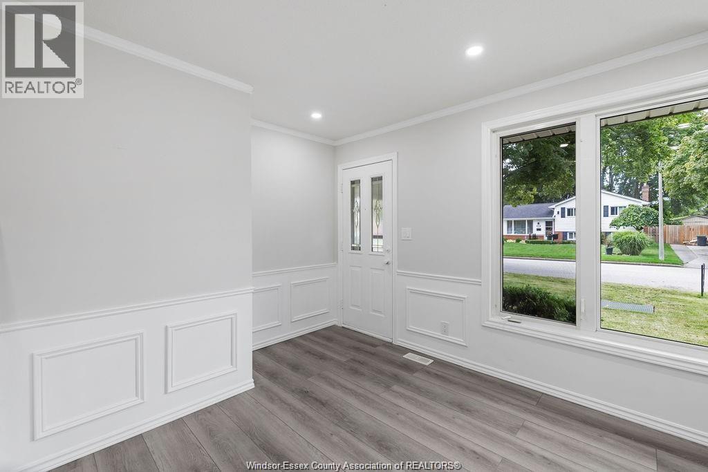 Photo 7 of 5440 Lyndon, Windsor ON