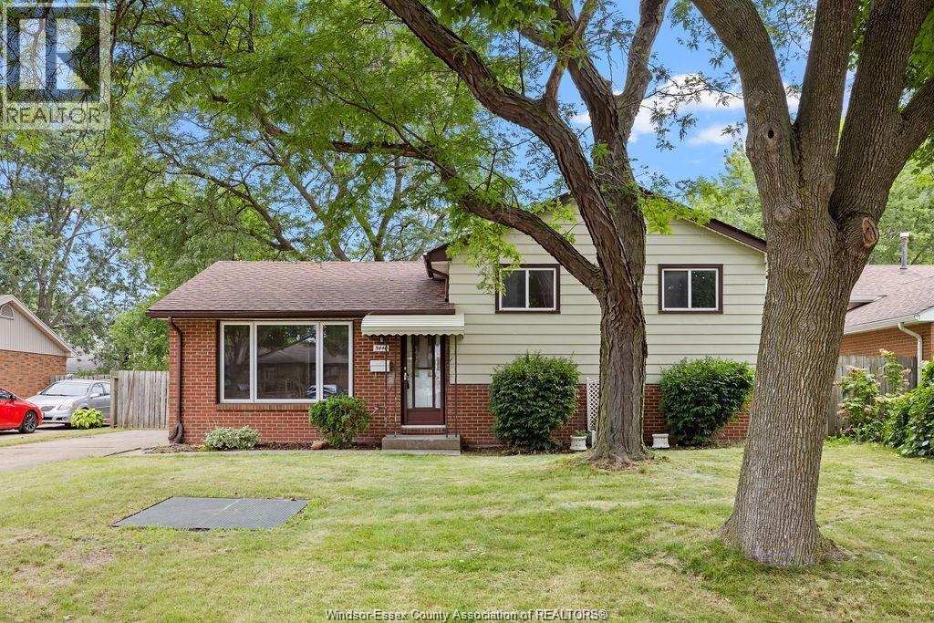 Photo 18 of 5440 Lyndon, Windsor ON