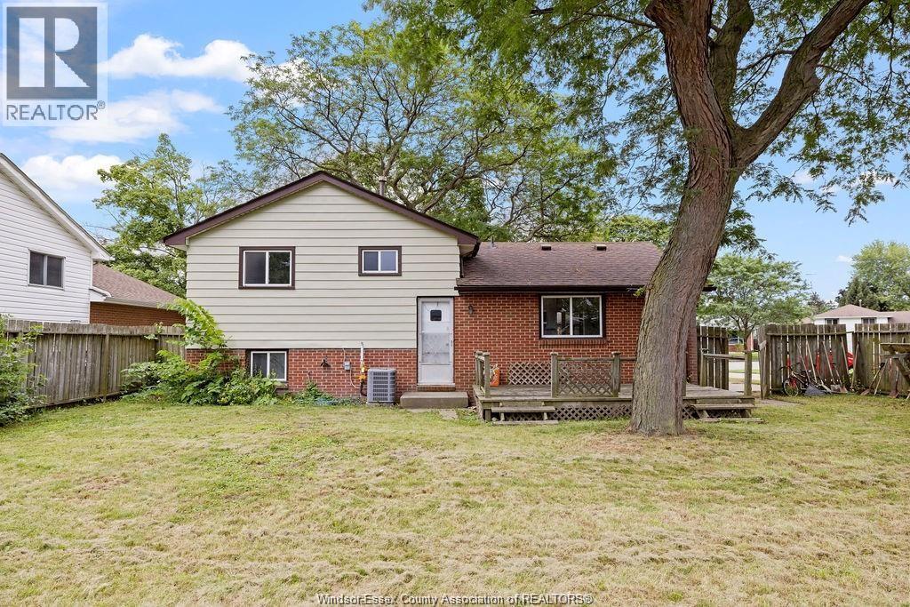 Photo 13 of 5440 Lyndon, Windsor ON
