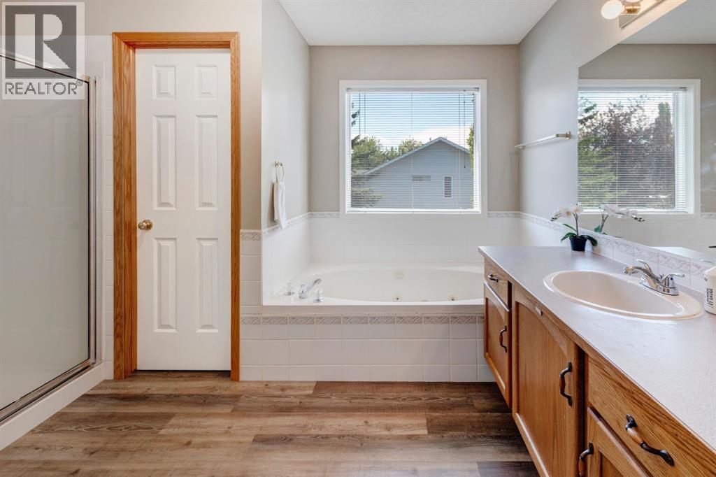 Single Family House for Sale in  Hidden Ranch Circle NW Hidden Valley Calgary 