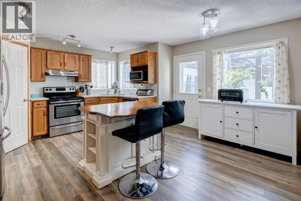 Single Family House for Sale in  Hidden Ranch Circle NW Hidden Valley Calgary 
