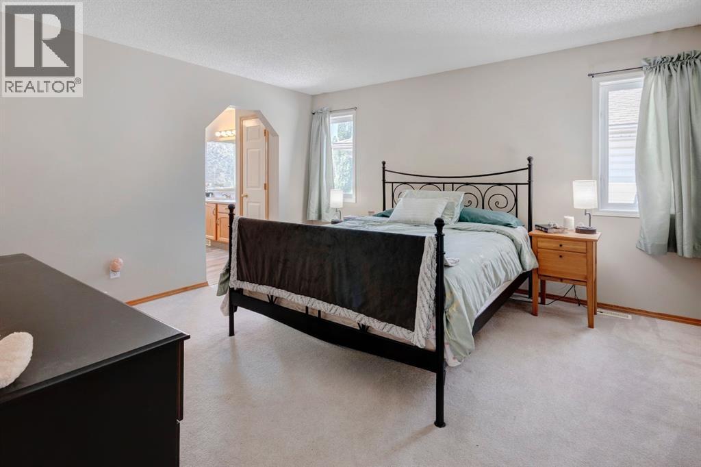 Single Family House for Sale in  Hidden Ranch Circle NW Hidden Valley Calgary 