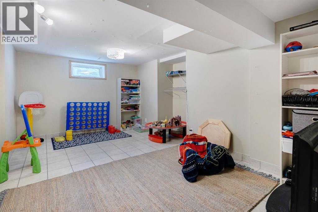 Single Family House for Sale in  Hidden Ranch Circle NW Hidden Valley Calgary 