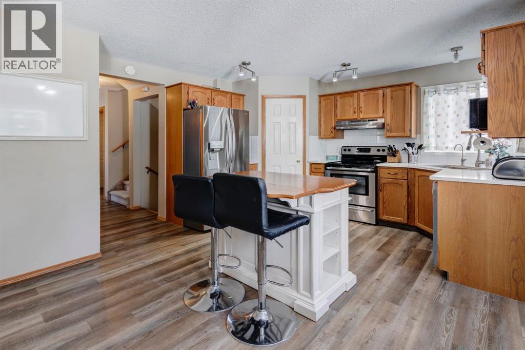 Single Family House for Sale in  Hidden Ranch Circle NW Hidden Valley Calgary 