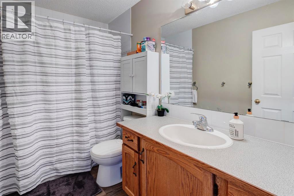 Single Family House for Sale in  Hidden Ranch Circle NW Hidden Valley Calgary 