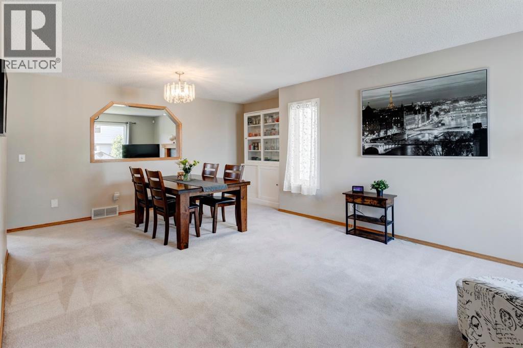 Single Family House for Sale in  Hidden Ranch Circle NW Hidden Valley Calgary 