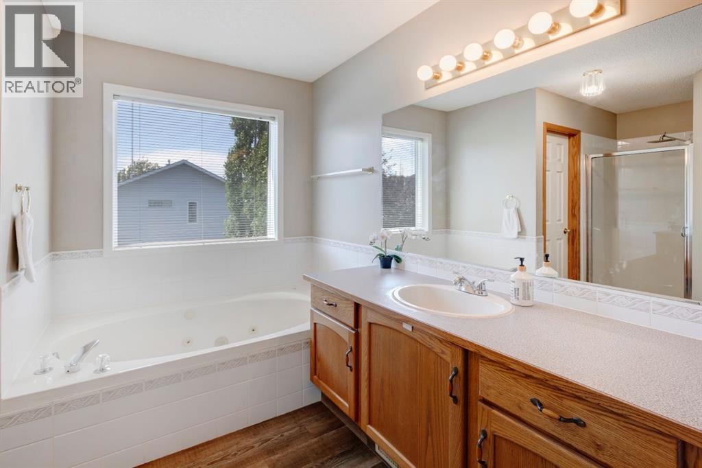 Single Family House for Sale in  Hidden Ranch Circle NW Hidden Valley Calgary 