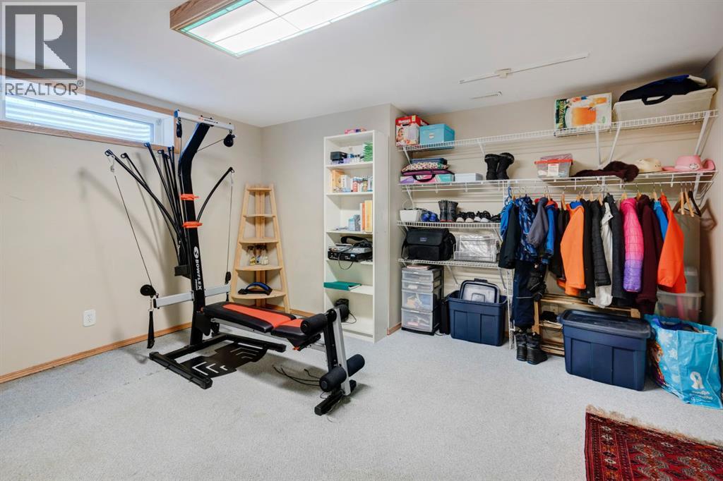 Single Family House for Sale in  Hidden Ranch Circle NW Hidden Valley Calgary 