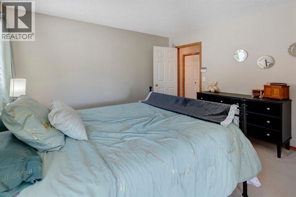 Single Family House for Sale in  Hidden Ranch Circle NW Hidden Valley Calgary 
