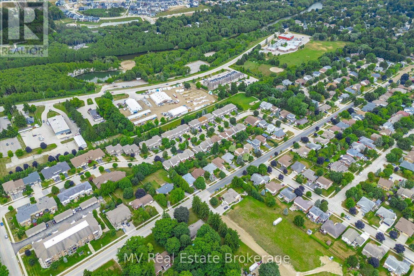 Photo 38 of 348 Colborne Street, Centre Wellington ON
