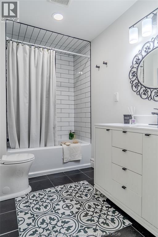 Photo 11 of 1721 South Cameron, Windsor ON